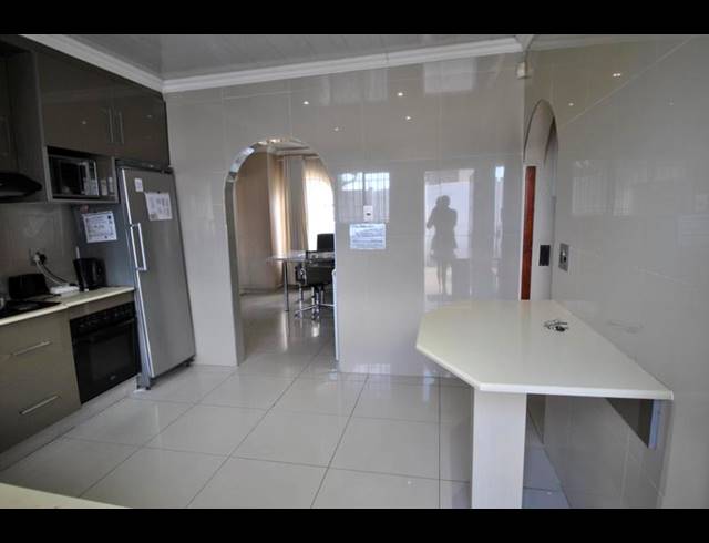 4 BEDROOM HOUSE FOR SALE IN ZAKARIYYA PARK